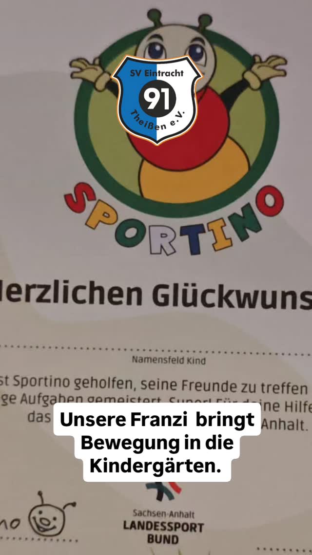 Bei den Waldpatzen also dem Kindergarten Luckenau fand heute eine besondere Veranstaltung für die kleinen Füße statt. Die Kinder der Kita konnten heute ihr Mini- Sportabzeichen ablegen. Insgesamt 23 große und kleine Waldspatzen nahmen begeistert teil und zeigten beim Laufen, Springen, Klettern und Balancieren viel Teamgeist und Können.
Begleitet wurde dieser sportliche Tag von Franzi. Sie ist Trainerin unserer Sektion Leichtathletik (LA-Club) Ihr Engagement und die Freude an Bewegung sprang auf die Teilnehmer über uns somit brachte sie auf eine liebevolle und herzliche Art die Sportart den Kids näher.
Mit Spaß und guter Laune meisterten die Kinder die kleinen sportlichen Herausforderungen und verbrachten einen tollen sportlichen Tag.
Vielen Dank auch an das KITA Team, die kleinen Athleten, dem Land Sachsen-Anhalt für diese schöne Kampagne und unsere liebe Franzi.
#theißen #leichtathletik